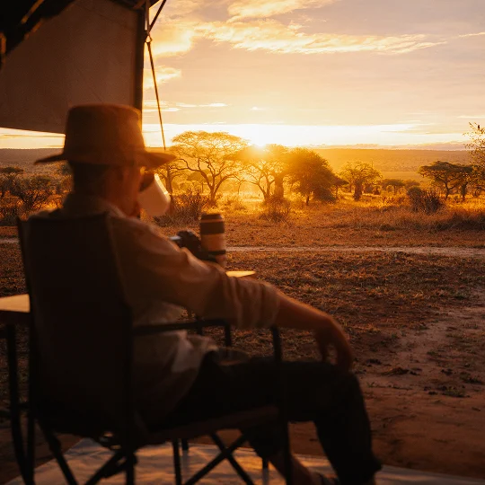 Solnedgang ved en safarilejr i Tanzania Solnedgang ved en safarilejr i Tanzania