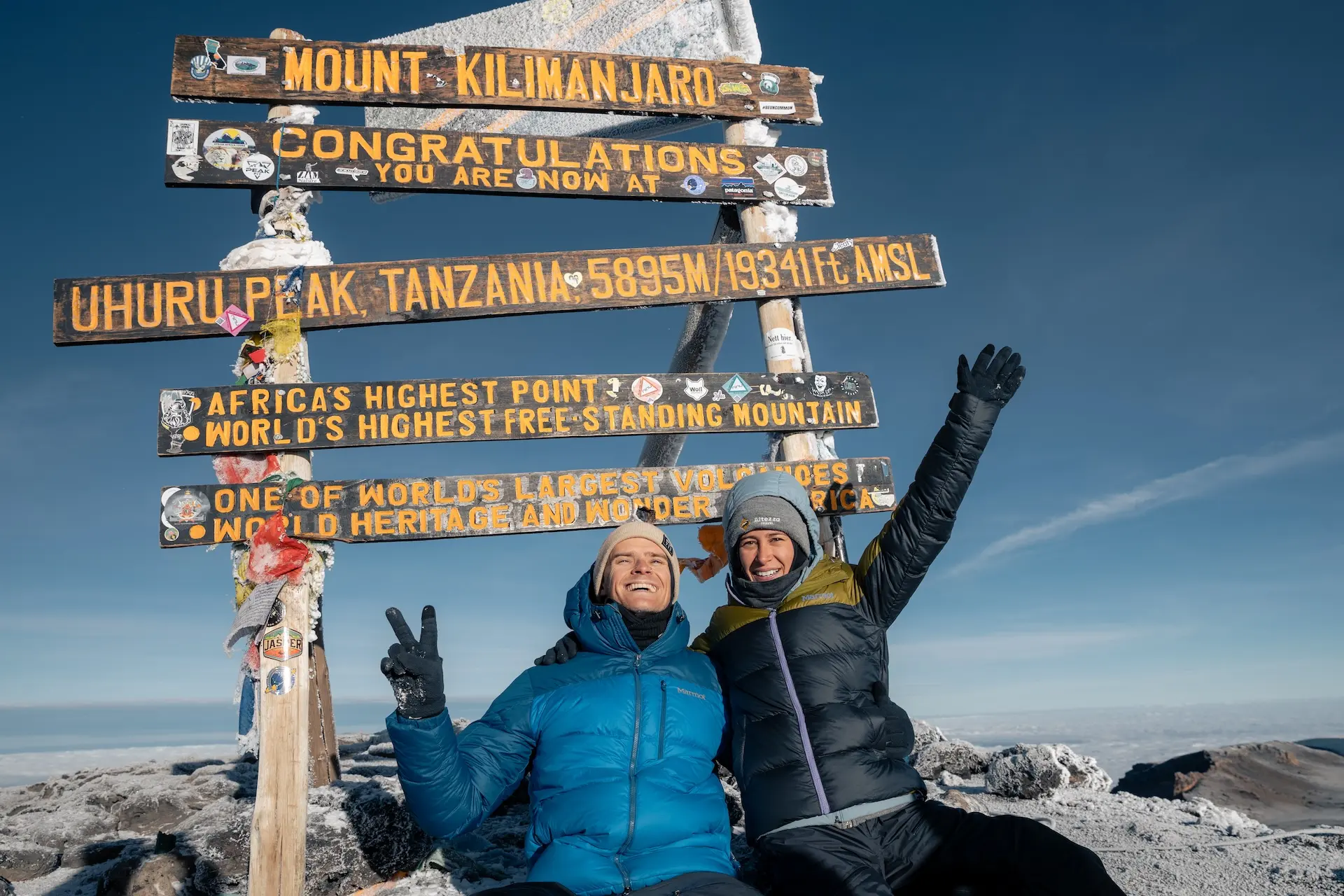 Den kendte rejseinfluencer @jonny.melon deltog i vores gruppebestigning og nåede bjergtoppen