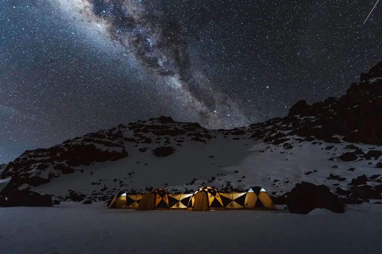 Altezza Travels premium walk-in-telt i Kilimanjaro-krateret