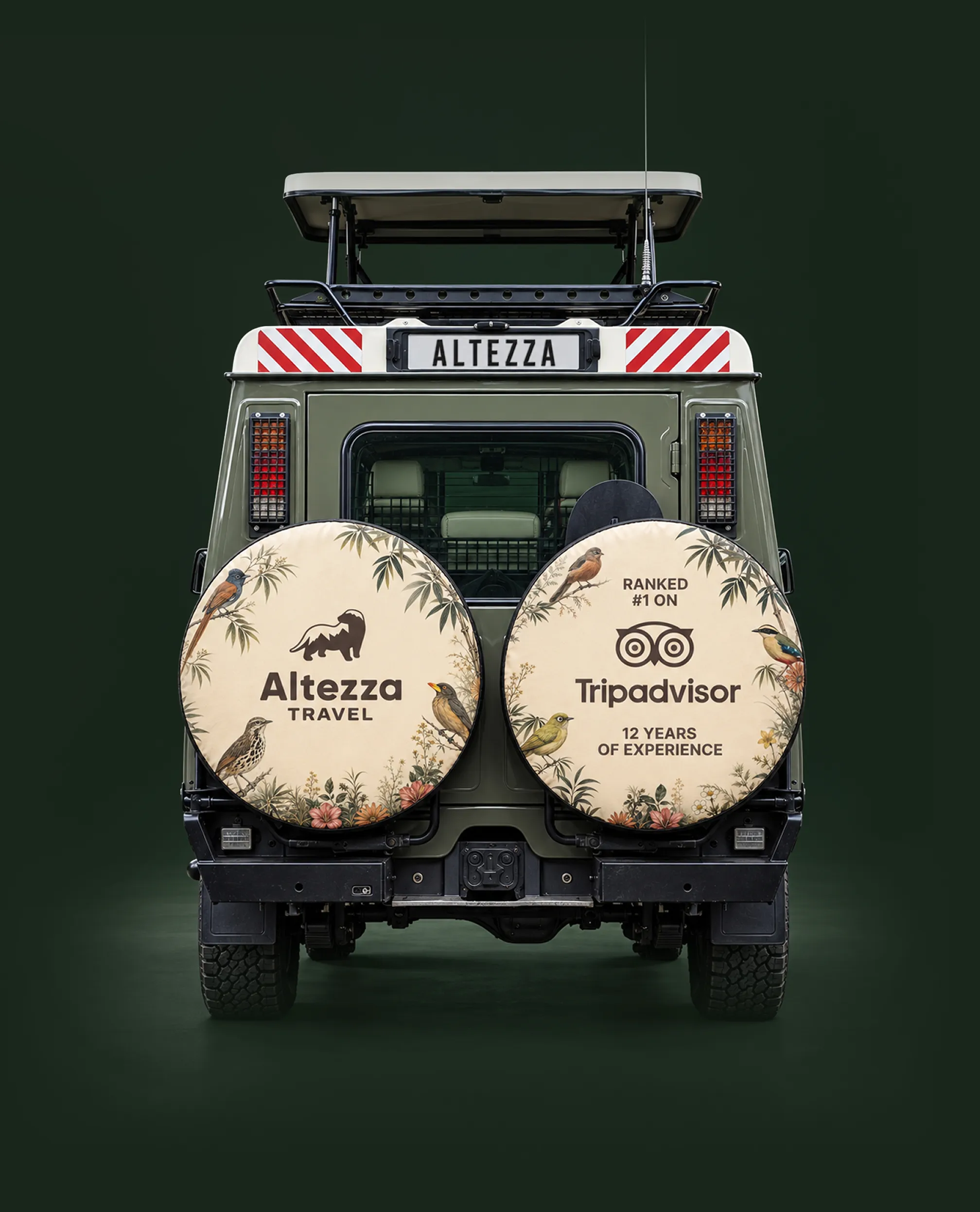 Bagfra af en Altezza-safari-Land Cruiser med hævet panoramatag