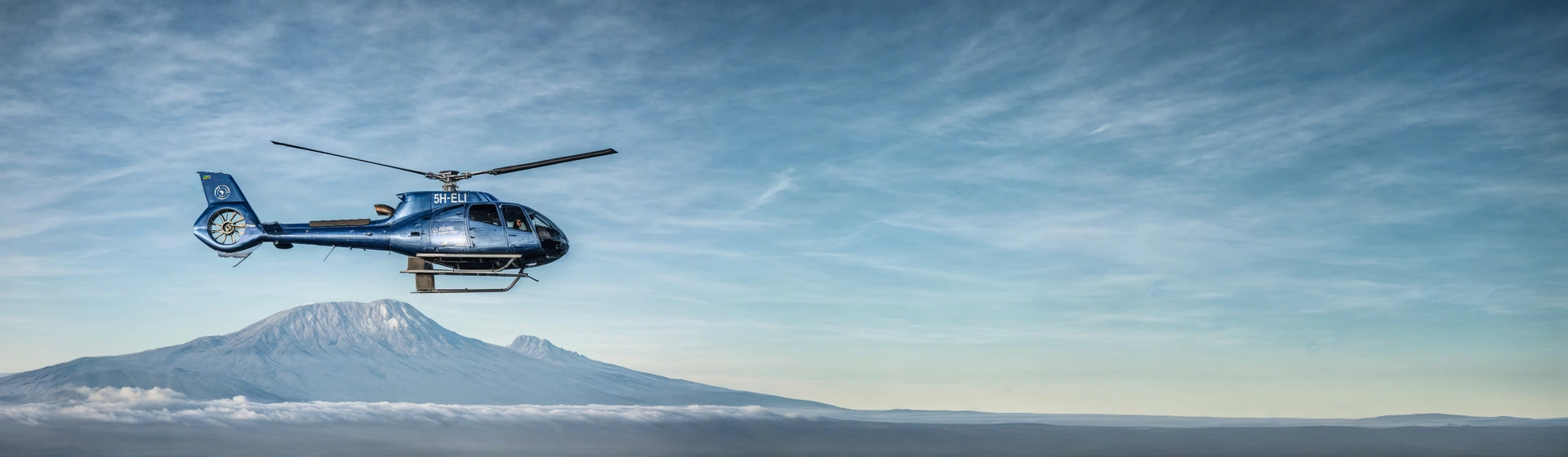 Helikoptertur over Kilimanjaro Helikoptertur over Kilimanjaro